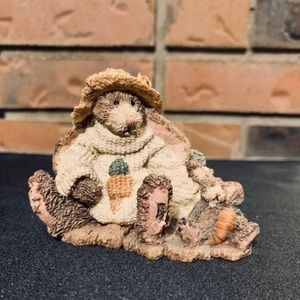 Vtg 1993 Boyds Bears Gardener Collectible figurine